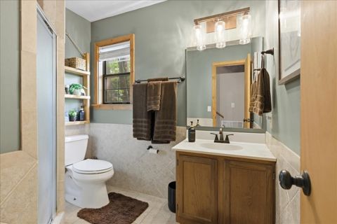 Full bathroom vanity