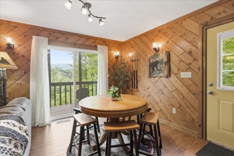 Dining nook with a round table