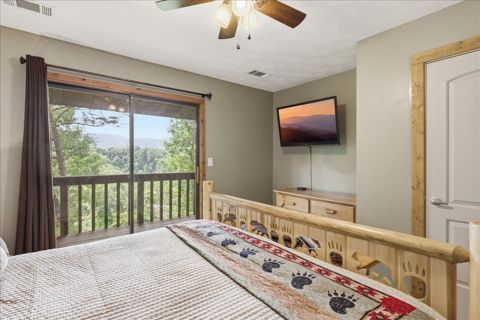 King suite balcony door